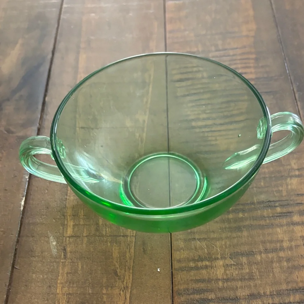 Vintage Green Depression Glass Creamer and Sugar Bowl Set - Picture 6 of 9